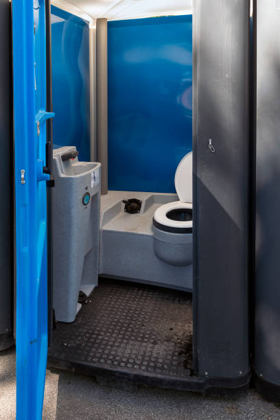 Best Portable restroom trailer rental  in Mora, MN