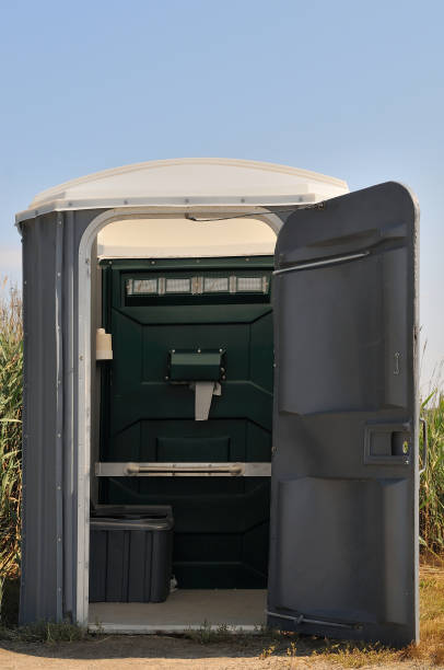 Best Porta potty delivery and setup  in Mora, MN